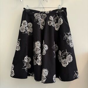 H&M Women’s Black and White A-Line Skirt US 4